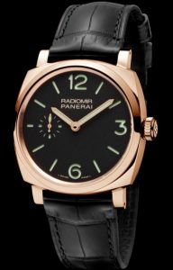 The comfortable Panerai Radiomir 1940 PAM00575 watches have black alligator leather straps.