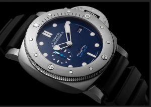The 47 mm fake Panerai Luminor Submersible 1950 BMG-TECH™ PAM00692 watches have blue dials.