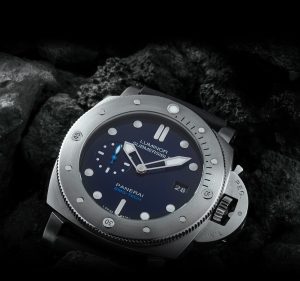 The water resistant replica Panerai Luminor Submersible 1950 BMG-TECH™ PAM0069 watches are designed for divers.