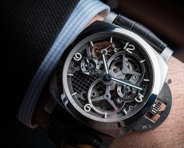 The timepiece exudes a strong technological temperament.