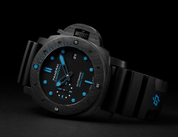The luminescence ensures the ultra legibility in dark environment.