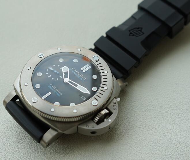 The Swiss copy Panerai is professional diving watch.