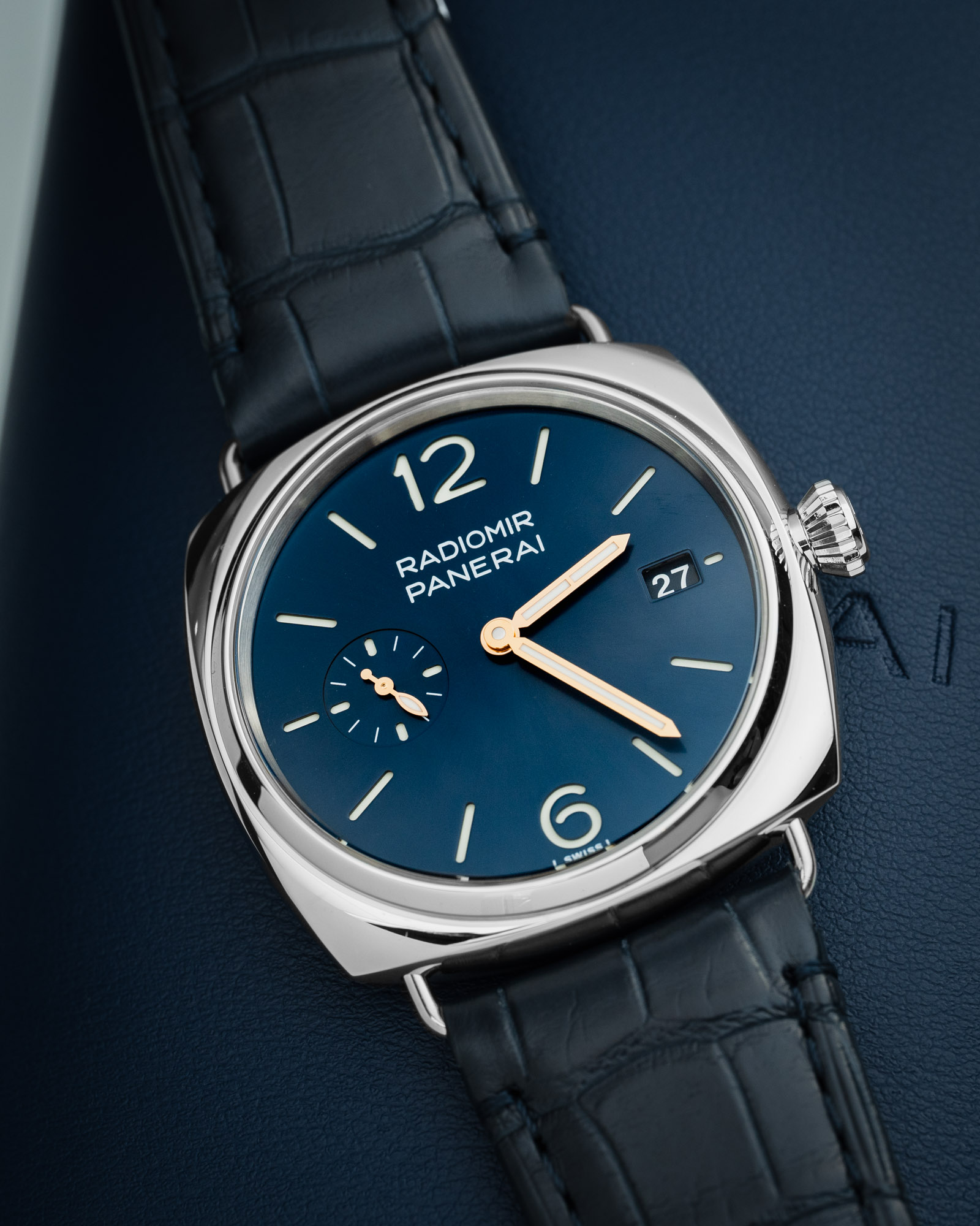 Panerai online clone watch